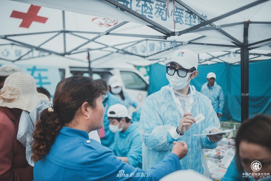 陳學冬助力公益雨中疾走不停歇 心情未受影響