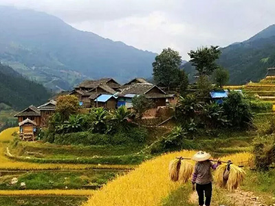 推動旅游扶貧向深度貧困地區(qū)進軍