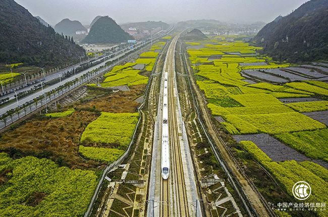 全國鐵路將施行新的列車運(yùn)行圖,北京到杭州“復(fù)興號(hào)” 僅需4時(shí)18分