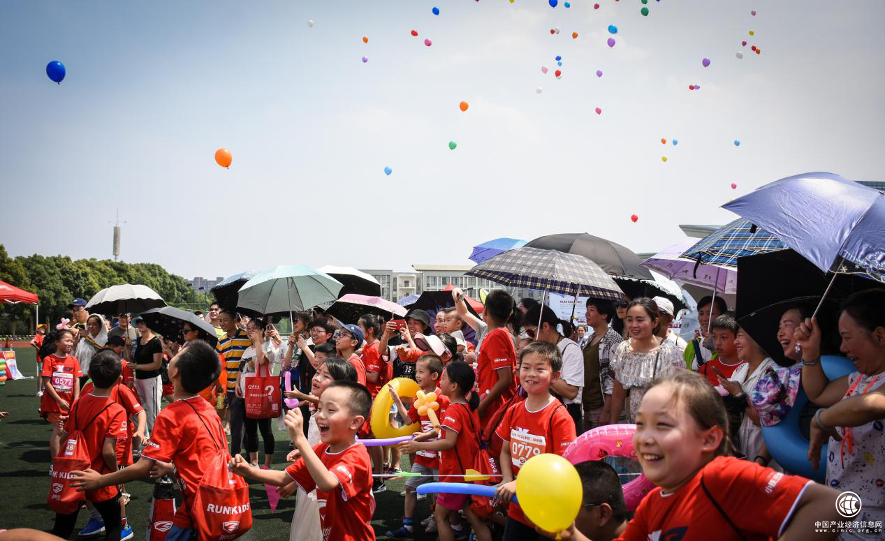 2018RUN! KIDS小鐵三城市賽南昌站父親節(jié)“有愛(ài)”開(kāi)賽