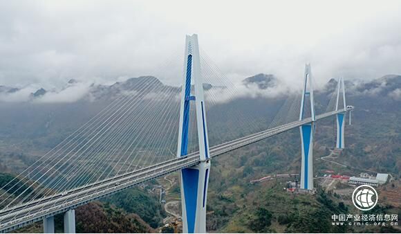 世界最高混凝土高塔橋貴州平塘特大橋建成通車