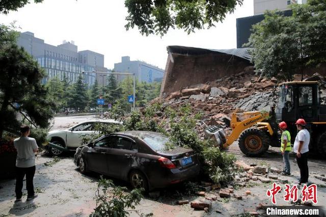 西安明秦王府城墻保護砌體坍塌系大雨所致