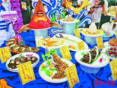 油炸冰棍、白肉血腸、榛蘑扣肉……龍菜，讓來黑龍江的中外游客大飽口福！