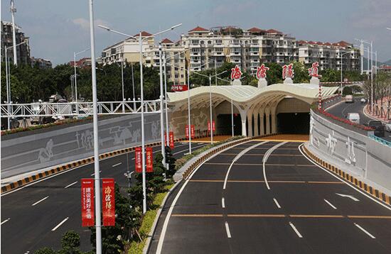 中國(guó)大陸第三條公路海底隧道試通車(chē)