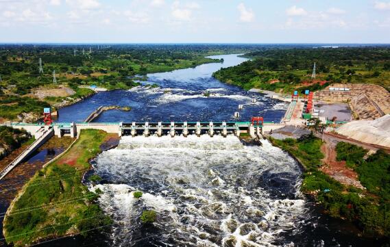 中國(guó)電建承建的烏干達(dá)最大水電站首臺(tái)機(jī)組并網(wǎng)發(fā)電