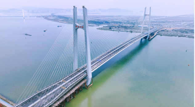 我國最大跨度多功能斜拉橋建成通車