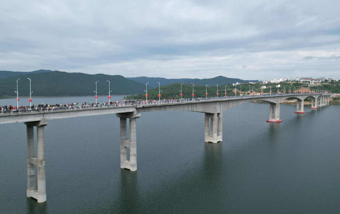 川東北地區(qū)“渡改橋”工程南流嘉陵江大橋建成通車(chē)