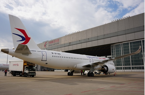 東航接收第三架C919大型客機