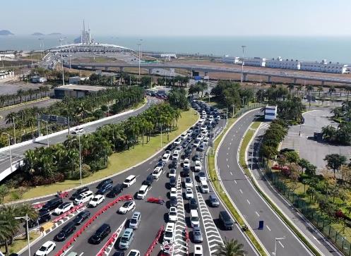 今年第一季度，港珠澳大橋珠海公路口岸客流車流創(chuàng)歷史同期新高