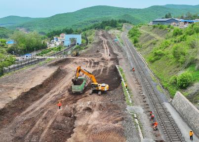 中歐班列“東通道”濱綏鐵路區(qū)段改造工程開工建設(shè)