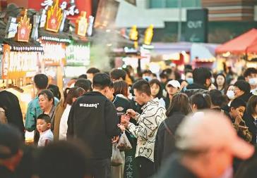 哈爾濱夜游夜市紅火，為城市消費(fèi)增添新動能——夏日“冰城”點亮夜經(jīng)濟(jì)