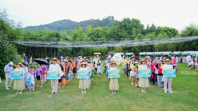 徑山水上趣味挑戰(zhàn)再開賽，泰康鄉(xiāng)村振興又啟新篇章