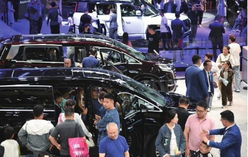 政策推進車市走旺 “軟硬兩手”成競爭關(guān)鍵