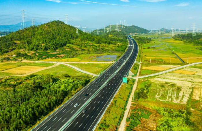 車道“四變八”！深汕西改擴(kuò)建項(xiàng)目全線具備八車道通車條件