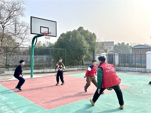 浙江長興：“精實書庫”筑夢 煙草攜手育英